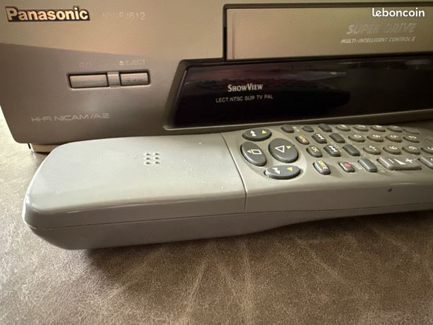 Magnétoscope Panasonic NV-FJ617 Hi-Fi Nicam - Multisystème NTSC PAL SECAM
