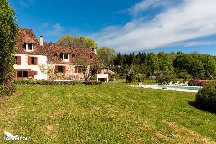 Maison 7 pièces 253 m²