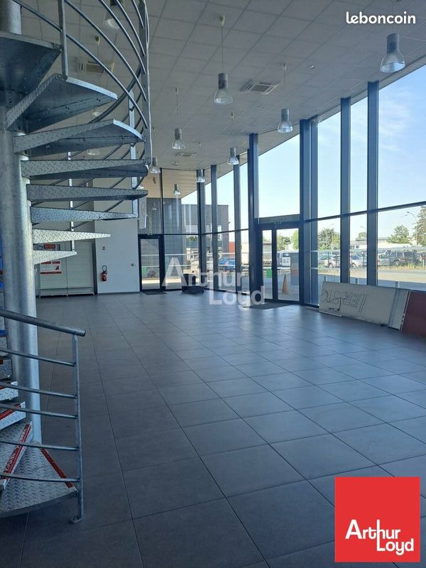 Local commercial 740 m² CHATELLERAULT (image 3)