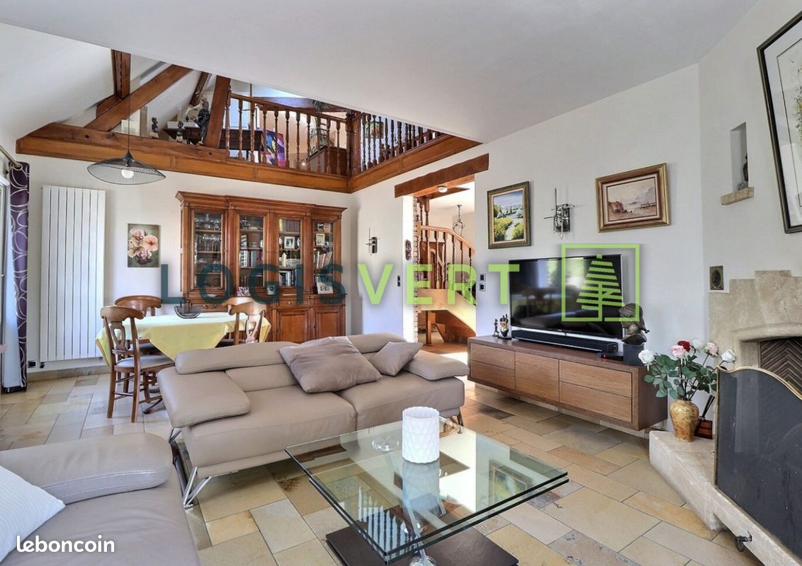 Maison 7 pièces 167 m² · à Pecqueuse · 167 m² · 550 000 €