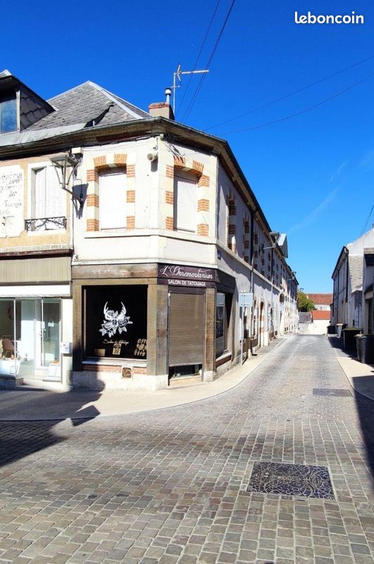 Immeuble 115 m² · à Mehun-sur-Yèvre · 115 m² · 146 720 €