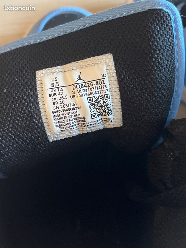 Baskets Air Jordan homme taille 42 comme neuf (image 3)