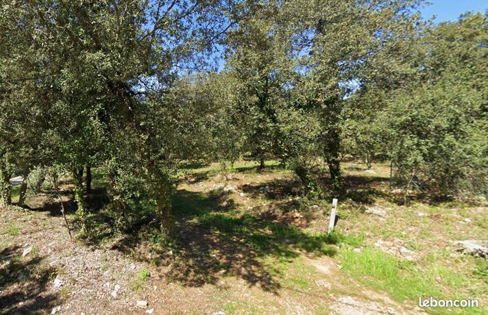Terrain 1 975 m² Sainte Anastasie Sur Issole