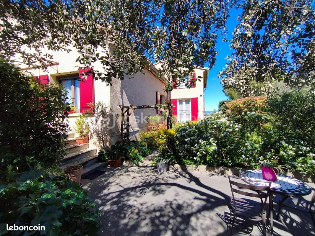 Maison 10 pièces 208 m² · à Clermont-l'Hérault · 208 m² · 415 000 €