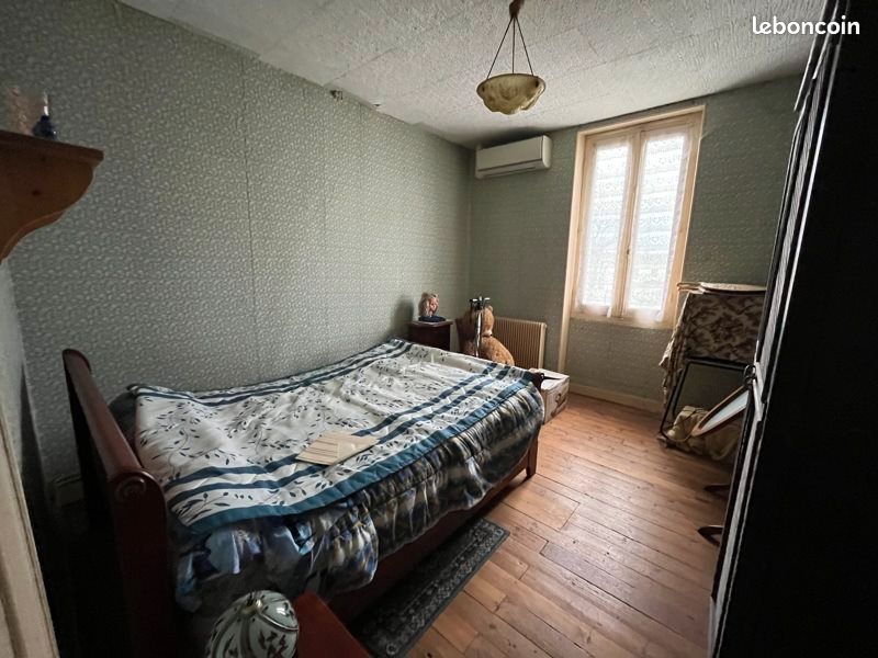 Maison 7 pièces 140 m² · à Genac-Bignac · 140 m² · 56 000 €