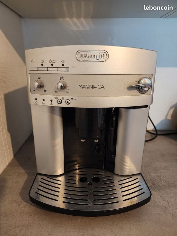 Machine à café Delonghi Magnifica (image 4)