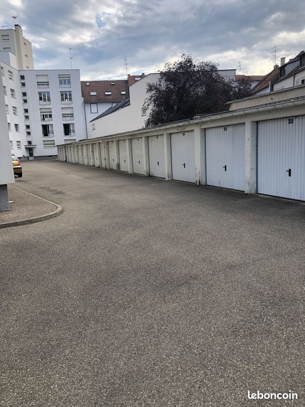 Parking 12 m² · à Strasbourg · 12 m² · 87 €