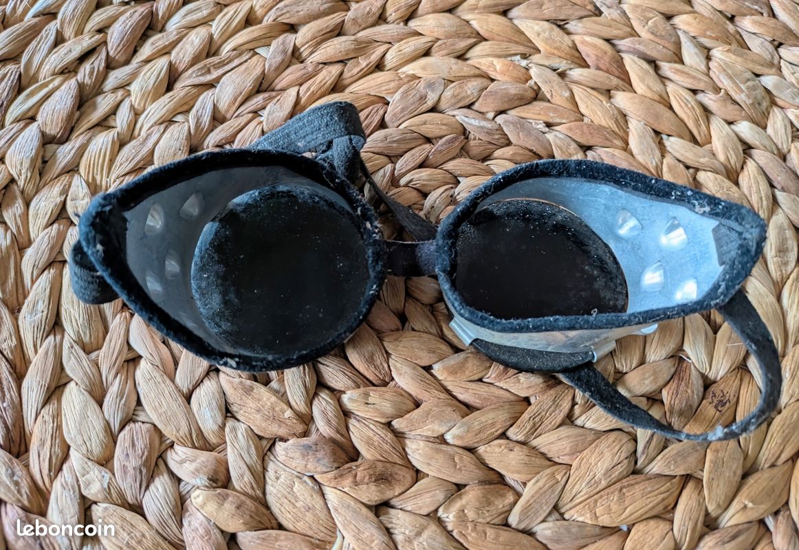 Ancienne paire de lunettes de soudeur (image 3)