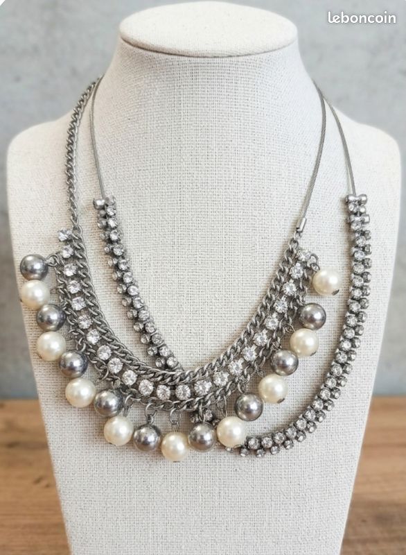 Gros lot 2 bijoux colliers neuf avec boîte écrin argenté strass perle Mode chaîne bohème romantique baroque chic shabby coffret brillants artisanal couleur argent (image 1)