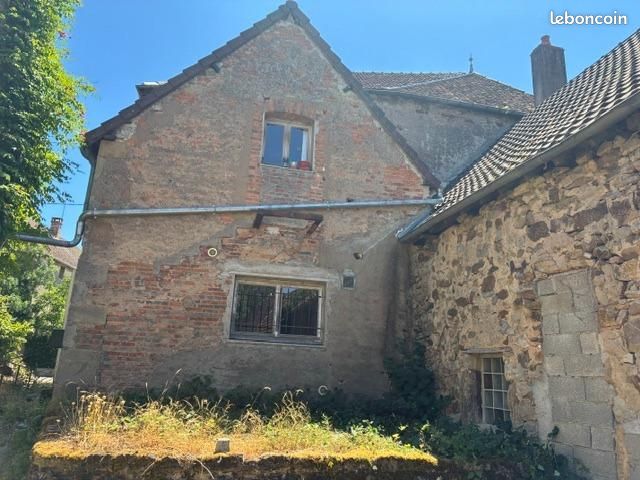 Maison 8 pièces 218 m² · à Épinac · 218 m² · 74 200 €
