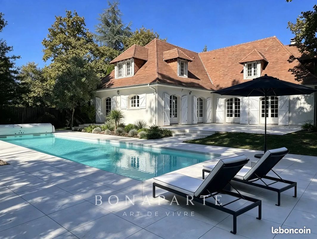 Maison 6 pièces 258 m² · à Lons · 258 m² · 749 000 €
