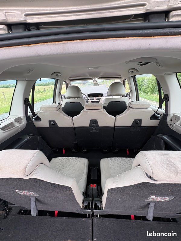 Citroën C4 Picasso Boîte automatique 2013 (image 7)