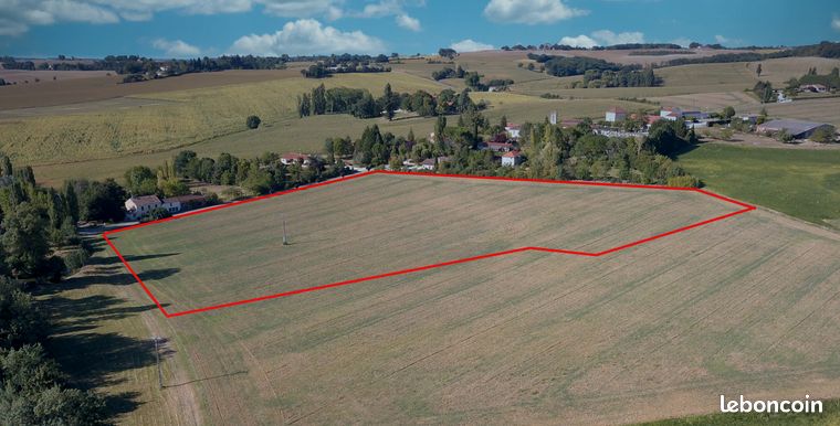 Terrain constructible de 27.000 m²