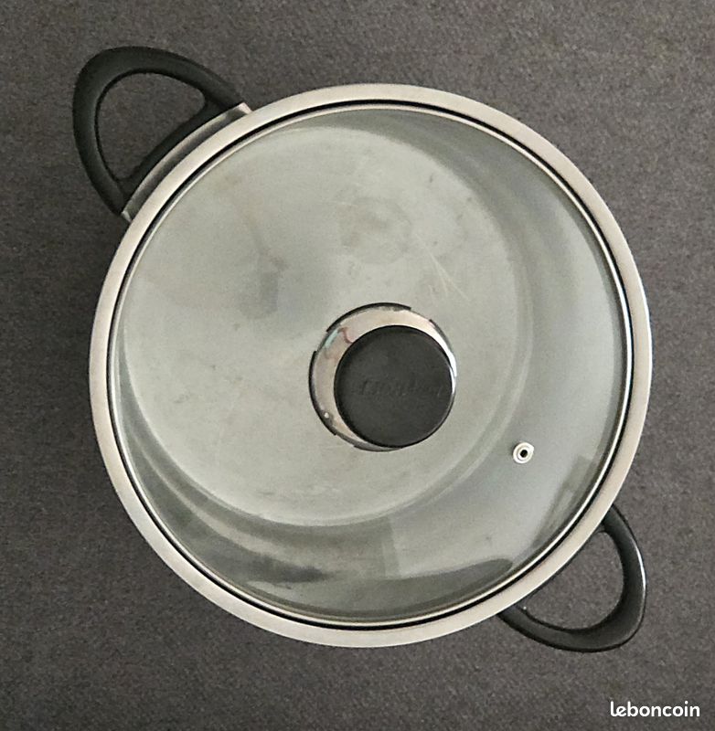 Cocotte fait-tout inox avec son couvercle marque BergHOFF (image 3)