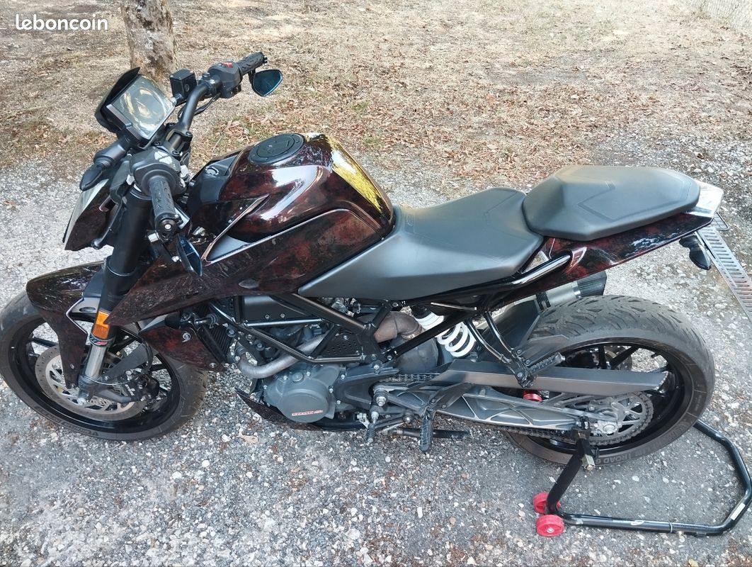 KTM duke 125 (image 1)