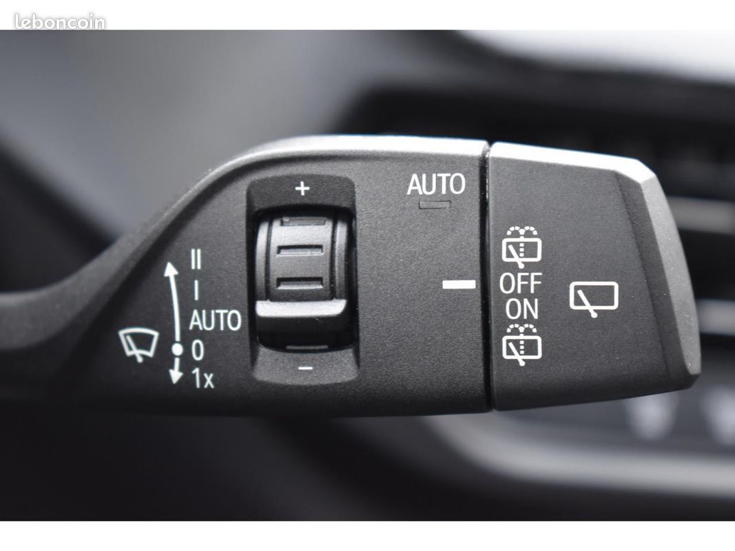 BMW SERIE 1 118d 150 ch BVA8 F40 Edition Sport (image 26)
