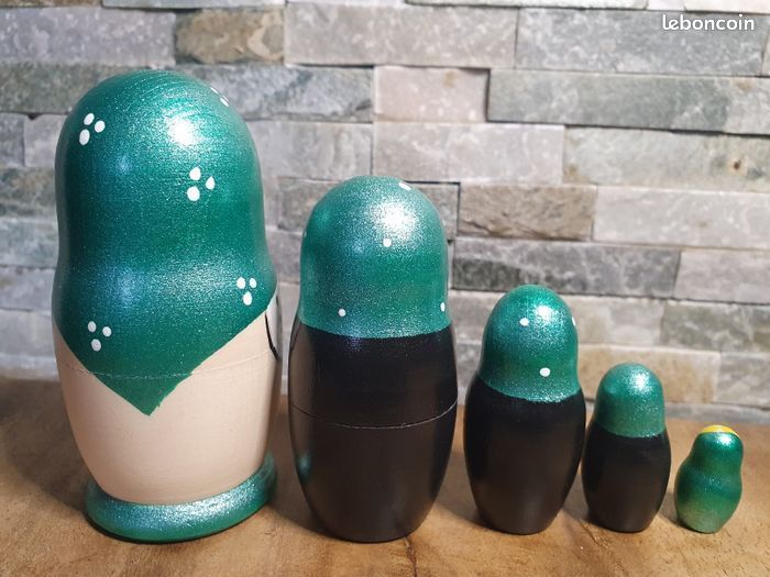 Petite figurine Poupée Russe Matriochka verte