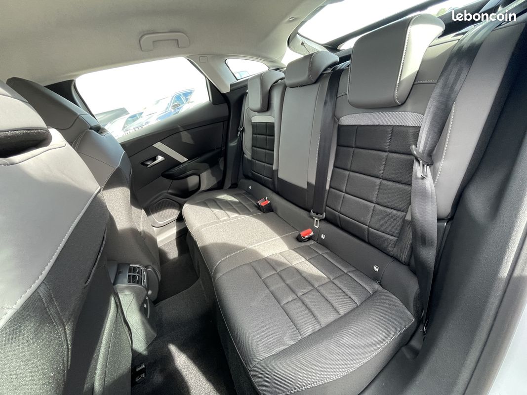 Citroen C4 1.2 HYBRIDE 145CH S&S BUSINESS AUTOMATIQUE (image 9)