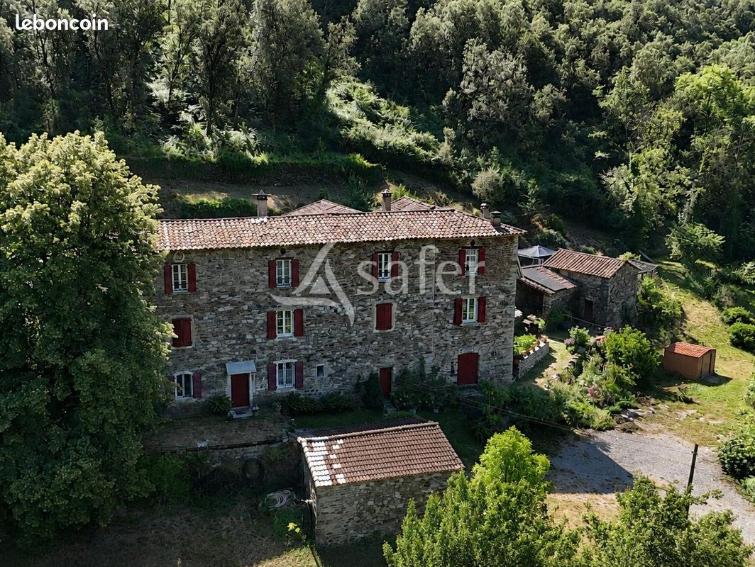 Maison 275 m² · à Saint-Jean-du-Gard · 275 m² · 490 000 €