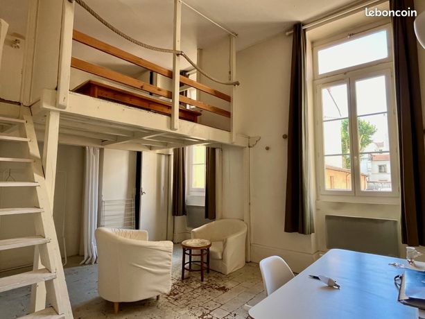 Studio mezzanine meublé prox Bellecour