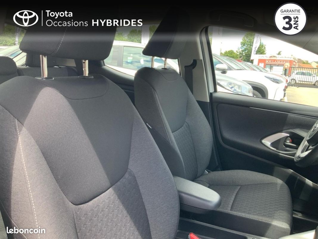 Toyota Yaris 116h Dynamic Business 5p MY22 (image 11)