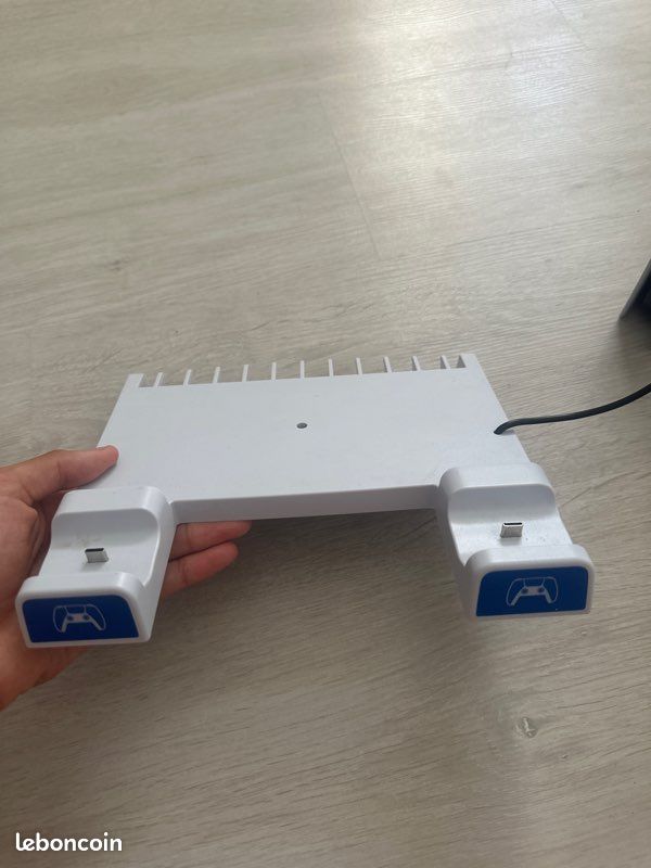 Socle pour charger les manette (image 1)
