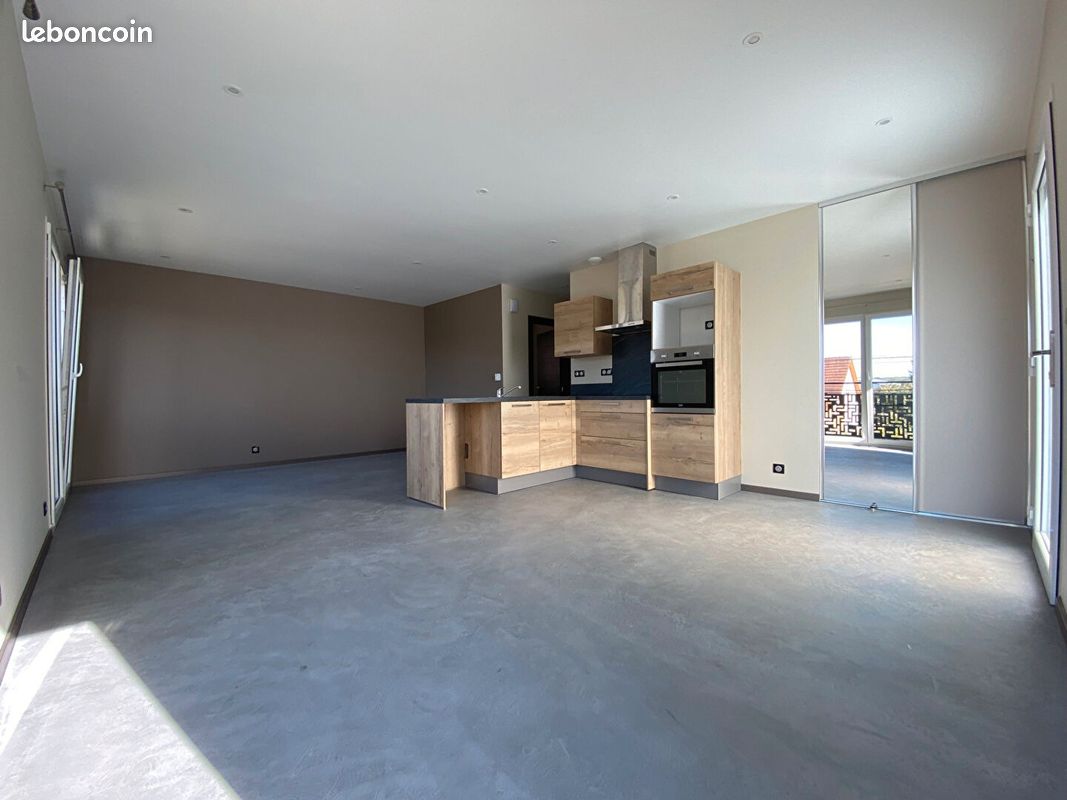 Appartement 3 pièces 69 m² · à Montrond-le-Château · 69 m² · 885 €