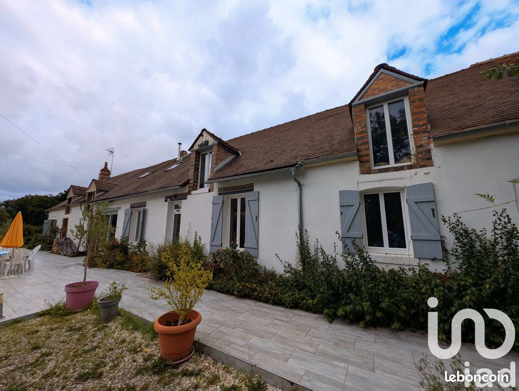Maison 6 pièces 210 m² · à Courtemaux · 210 m² · 309 000 €