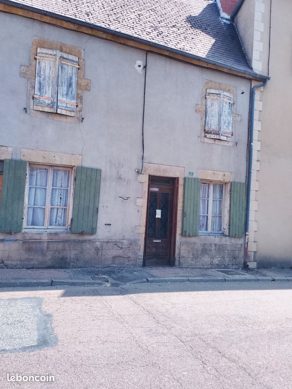 Maison 2 pièces 70 m² · à Saint-Saulge · 70 m² · 32 000 €