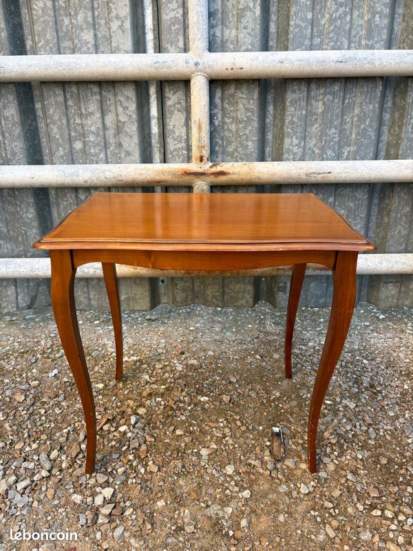 Tables gigognes en bois massif pieds galbés — Style Louis XV / Classique (Lot de 2) (image 2)