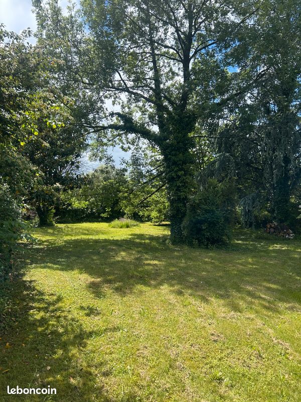 Terrain à vendre à Lons · 112 000 €