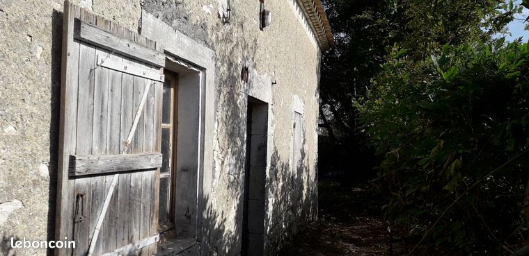 Maison en pierres à restaurer