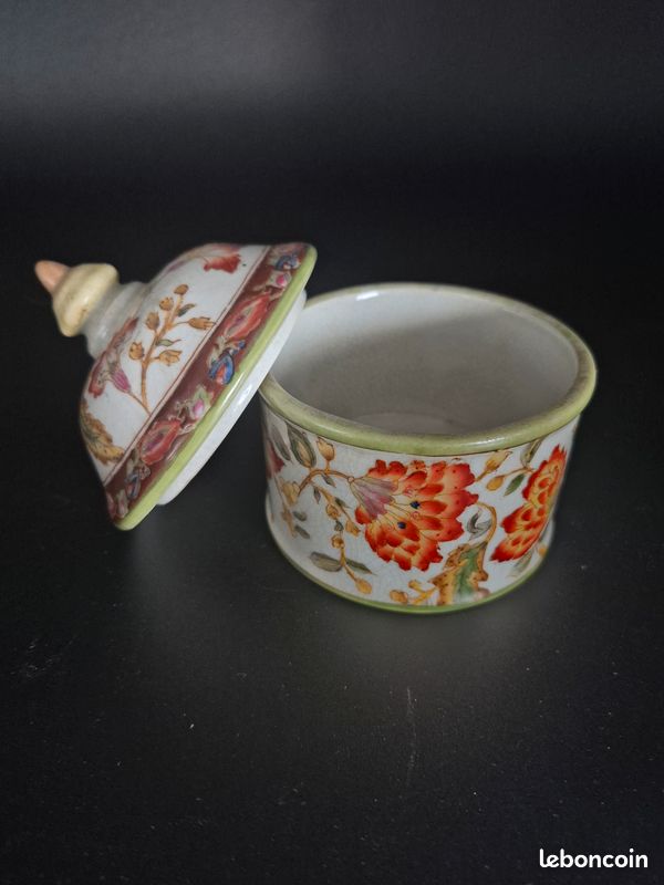 Boite avec couvercle en porcelaine 1895 WONG LEE décor fleuri (image 9)