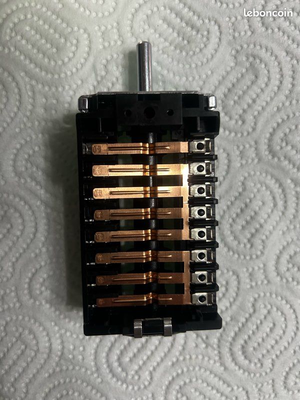 Commutateur four 870901K 36051195 pour Cuisinière AMICA, ESSENTIEL B