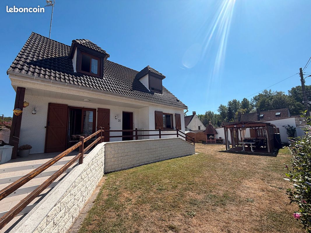 Maison 4 pièces 118 m² · à Bury · 118 m² · 251 000 €