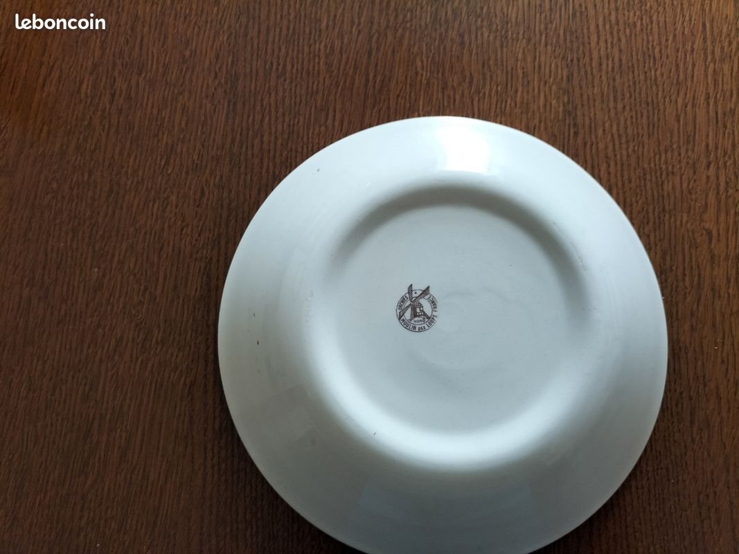 Assiettes anciennes en porcelaine (image 3)