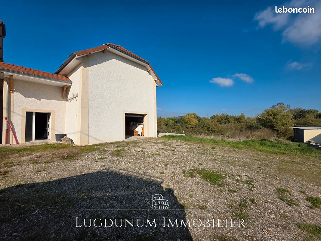 Maison 6 pièces 150 m² · à Saint-Jean-de-Soudain · 150 m² · 180 000 €