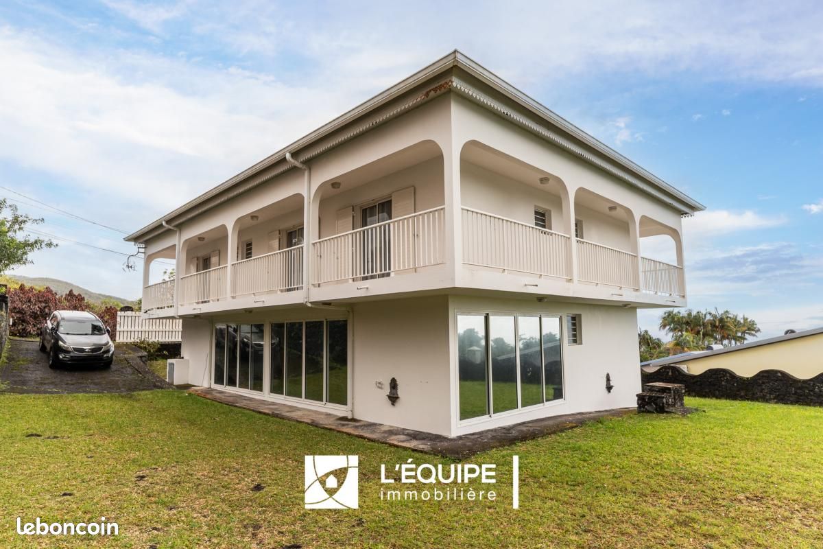 Maison 4 pièces 129 m² · à Saint-Benoît · 129 m² · 399 900 €