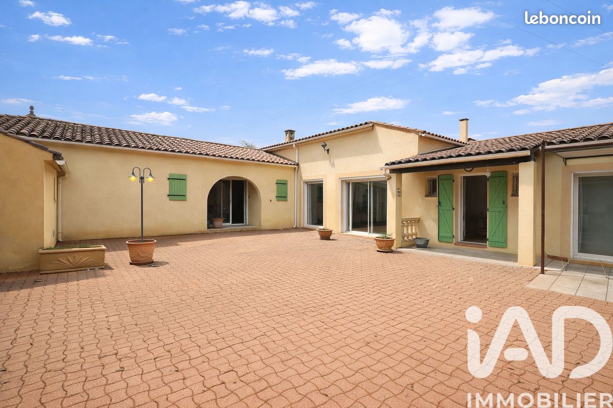 Propriété 11 pièces 254 m² (image 5)