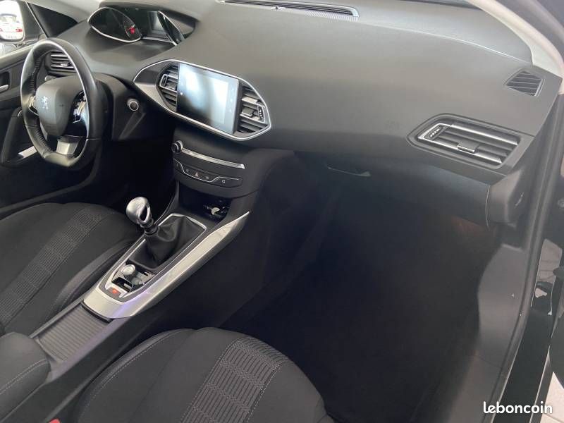Peugeot 308 1.5 BlueHDi 130ch S&S BVM6 Allure (image 3)