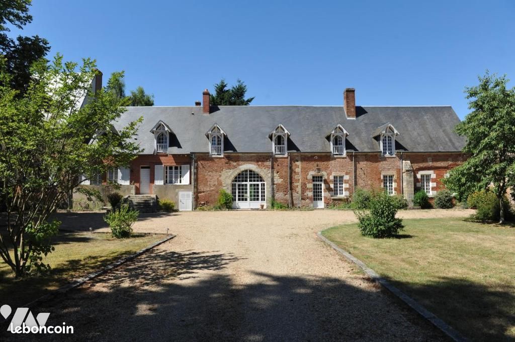 Maison 476 m² · à Vitry-aux-Loges · 476 m² · 644 000 €