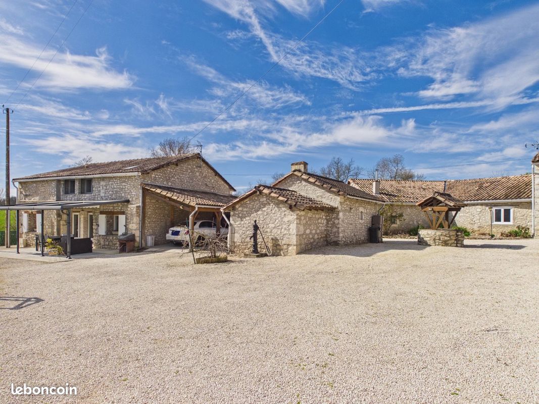 Maison 8 pièces 278 m² · à Eymet · 278 m² · 392 200 €