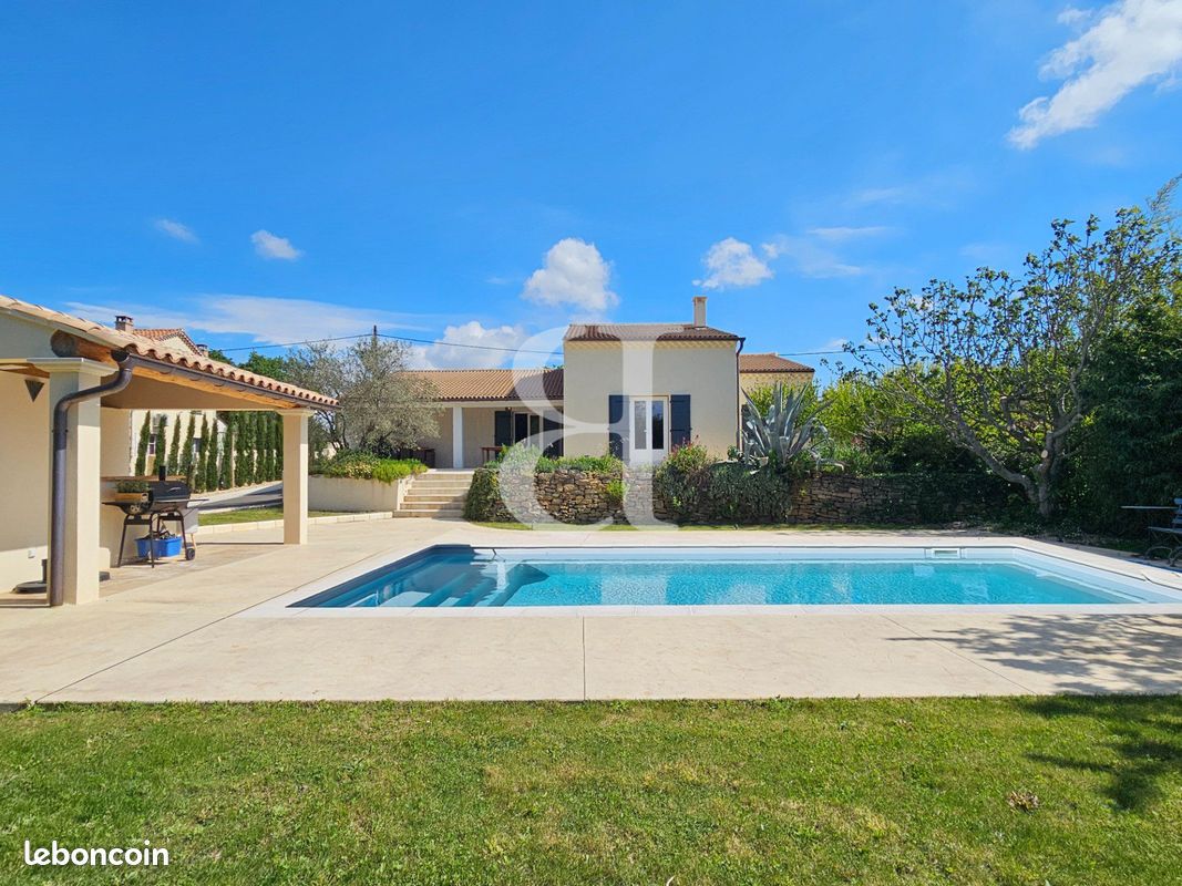 Maison 4 pièces 123 m² · à Sérignan-du-Comtat · 123 m² · 450 000 €