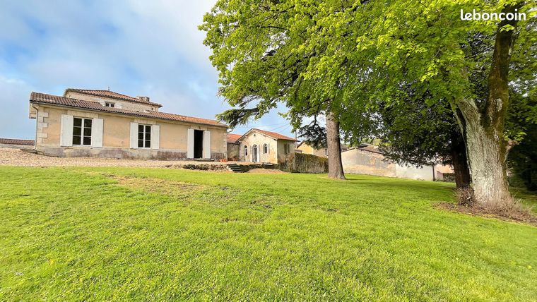 Maison 6 pièces 352 m²