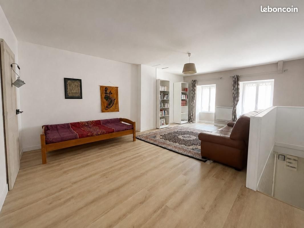 Maison 3 pièces 76 m² · à Pontaumur · 76 m² · 69 500 €
