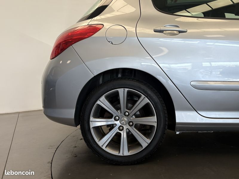 Peugeot 308 2.0 hdi 163cv Feline / GPS / Toit panoramique/ Régulateur / Radar / Cuir / (image 7)