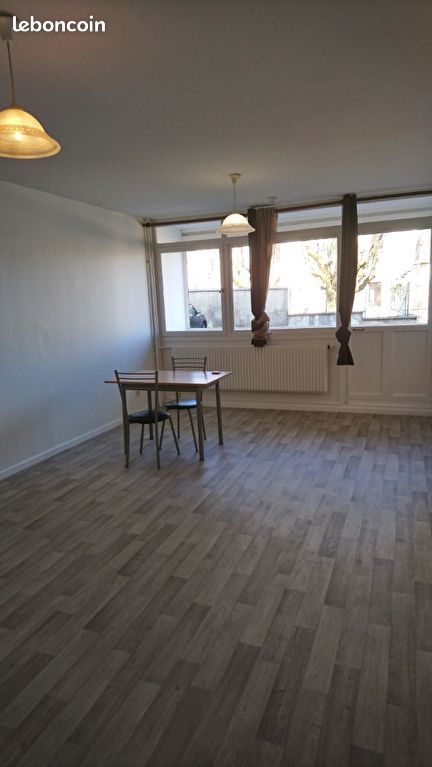 Appartement 1 pièce 30 m² · à Oyonnax · 30 m² · 380 €