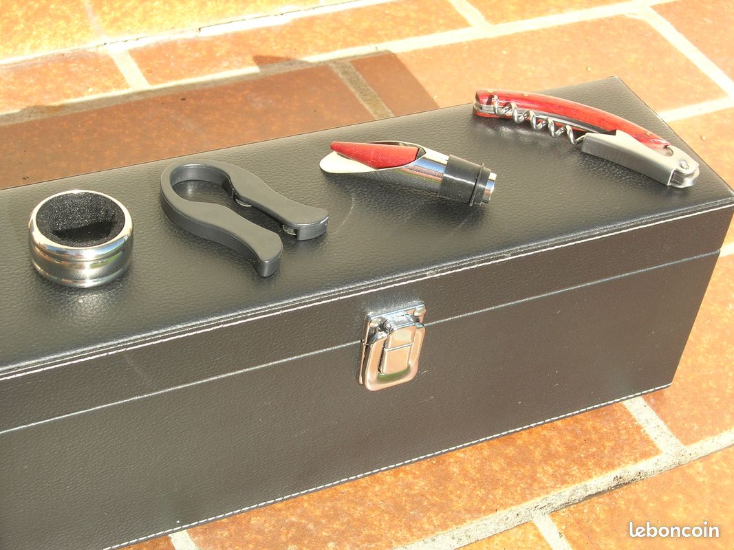 Boite à offrir avec accessoires pour le vin (image 3)