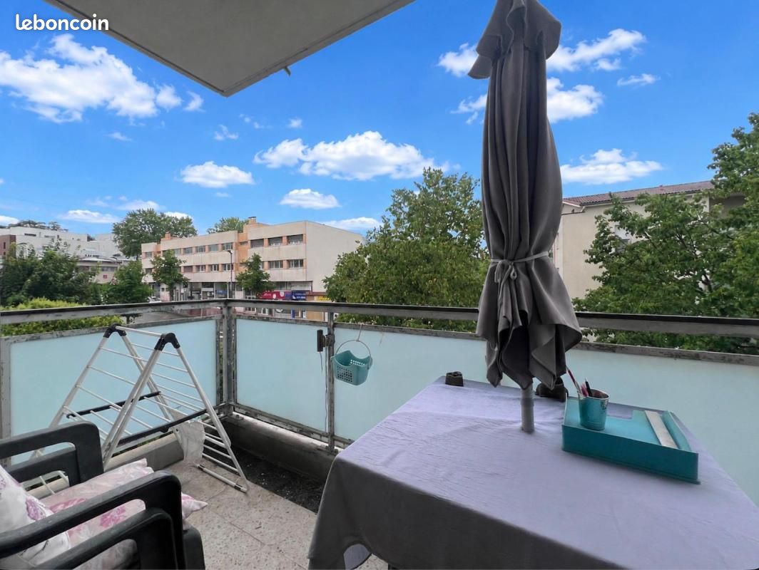 Appartement 4 pièces 77 m² · à Décines-Charpieu · 77 m² · 160 000 €
