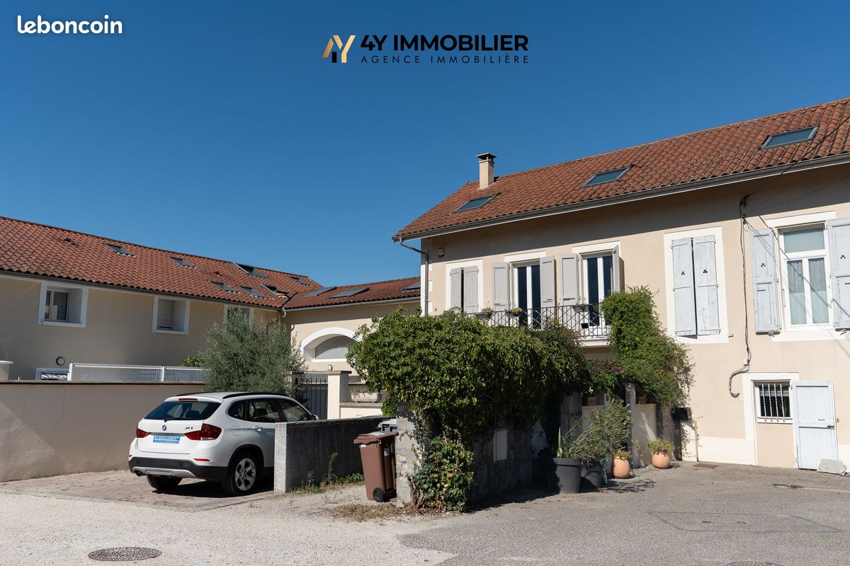 Appartement 1 pièce 44 m² · à Échirolles · 44 m² · 154 000 €